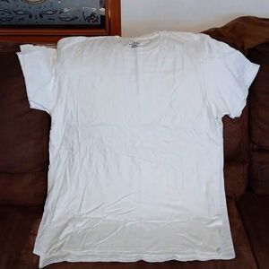Mens white t shirts. New without tags